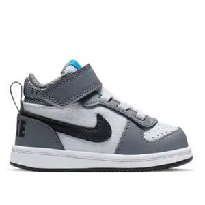 🌟NIKE 🌟Kids Gray 🌟and Black Sneakers, Size, 7
